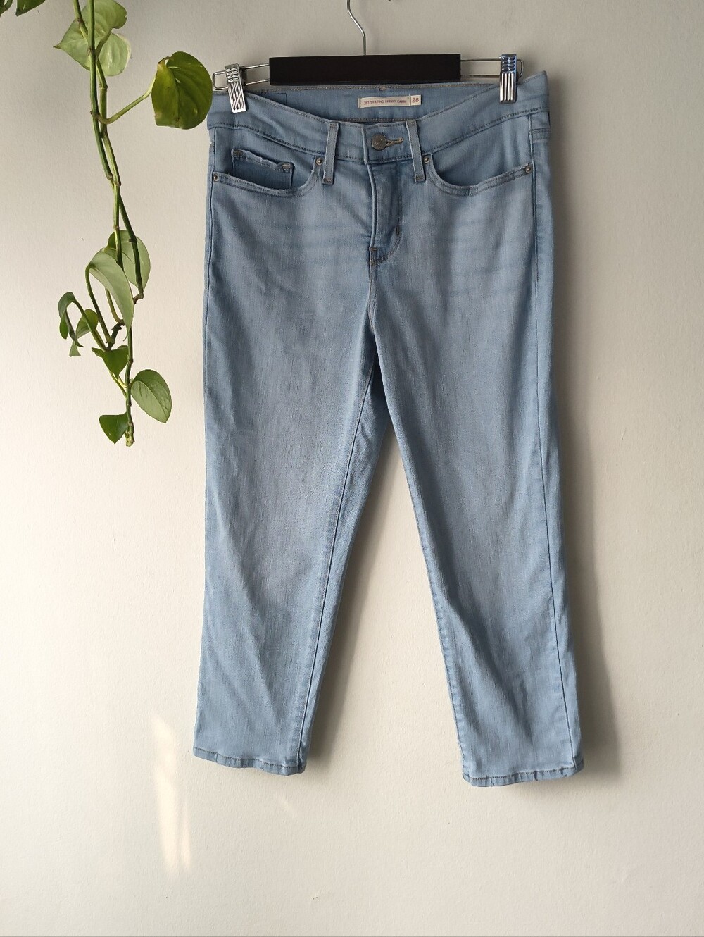 Levis 311 Blue shaping skinny Capri jeans size 28